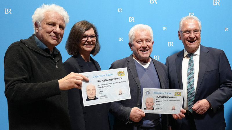 Donnerstag, 26. März 2026; Die Schauspieler Ivo Batic und Franz Leitmayr aus der Krimireihe Tatort wurden heute von Bayerns Innenminister Joachim Herrmann offiziell verabschiedet. Er bedankte sich bei ihnen nicht nur für ihren langjährigen Einsatz vor der Kamera, sondern auch für ihr Engagement für die Bayerische Polizei.