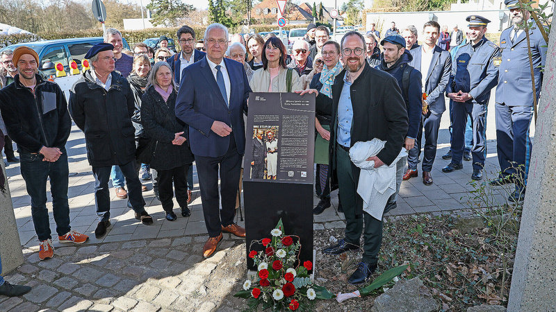 Donnerstag, 12. März 2026; Bayerns Innenminister Joachim Herrmann hat mit dem Erlanger Oberbürgermeister, Dr. Florian Janik, in Erlangen die Gedenkstele zur Erinnerung an den am 19. Dezember 1980 ermordeten Rabbiner Shlomo Lewin und seine Lebensgefährtin Frida Poeschke eingeweiht. „Dieses brutale Verbrechen macht uns alle noch immer tief betroffen."