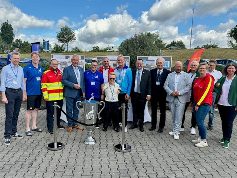 Samstag, 13. Juni 2026; Zum Auftakt der bundesweiten Schwimmabzeichentage fand zum 50-j&auml;hrigen Jubil&auml;um der �FrankenLagune� in Hirschaid ein Festakt statt. Innen- und Sportminister Joachim Herrmann gratulierte: �Sie alle eint gemeinsam mit der Bayerischen Staatsregierung das Anliegen, die Schwimmf&auml;higkeit unserer Gesellschaft gemeinsam zu f&ouml;rdern. Ich danke Ihnen allen f&uuml;r Ihre &auml;u&szlig;erst wichtige und sinnvolle Arbeit.�