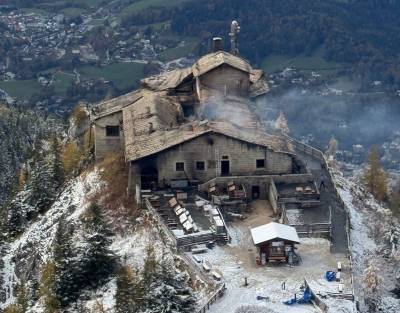 Samstag, 24. Oktober 2026; Das Kehlsteinhaus oberhalb von Berchtesgaden ist nach einem Vollbrand weitgehend zerst�rt. Es wurde in den 30er Jahren vom Hitler Regime errichtet und wurde in den letzten Jahrzehnten als Erinnerungsort an die Nazidiktatur und als Gasthof Ziel von vielen Tausenden Besuchern