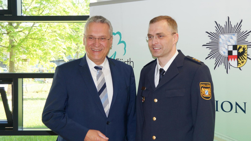 Donnerstag, 19. April, Bayerns Innenminister Joachim Herrmann hat Polizeidirektor Michael Dibowski (41) offiziell in das Amt des neuen Inspektionsleiters der F�rther Polizei eingef�hrt. 