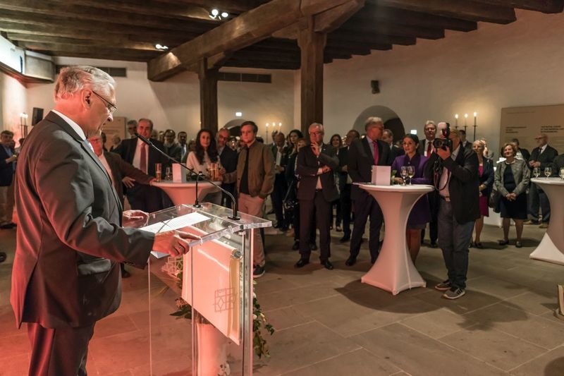 Mittwoch, 13. Juni 2018: �Die Internationale Orgelwoche in N�rnberg ist ein weit �ber die Grenzen Bayerns und Deutschlands hinaus renommiertes Festival f�r geistliche Musik. Hervorragende Musiker und engagierte Mitwirkende tragen jedes Jahr dazu bei, dass N�rnberg 10 Tage lang zum �Nabel der Welt� f�r die Orgelmusik wird. Sie schaffen hier ein kulturelles Highlight der Musica Sacra, das weltweit Anerkennung und Hochachtung erf�hrt.� Mit diesen Worten w�rdigt Innenminister Joachim Herrmann beim Staatsempfang zur 67. Internationalen Orgelwoche in N�rnberg (ION) die herausragende Rolle der ION. 