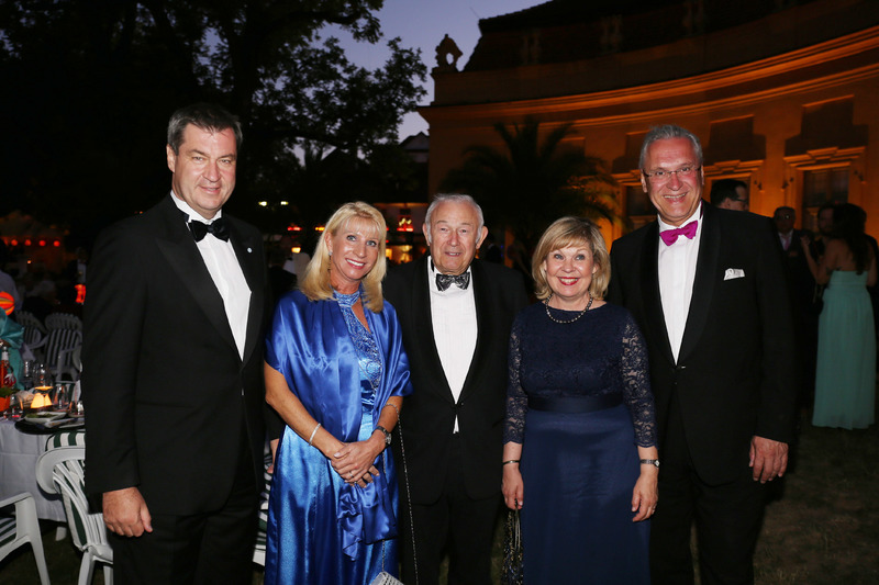 Samstag, 30. Juni 2018, Innenminister Joachim Herrmann Stammgast beim Schlo�gartenfest in Erlangen. Mit Ministerpr�sident Dr. Markus S�der und Ministerpr�sident a. D. Dr. G�nther Beckstein.
Foto: Kurt Fuchs