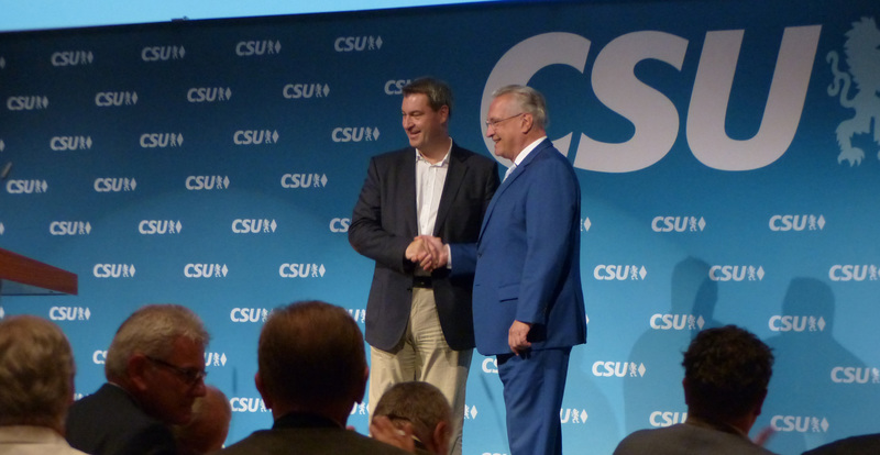 Samstag, 7. Juli 2018, Bezirksparteitag der CSU Mittelfranken in Bad Windsheim.Viel Zuspruch f�r S�der und Herrmann beim CSU-Bezirksparteitag 

 Bad Windsheim � Mittelfranken. �Wir lassen uns an unseren Taten messen�, so CSU-Bezirksvorsitzender Joachim Herrmann beim Bezirksparteitag mit Blick auf die Landtags- und Bezirkstagswahl am 14. Oktober. Die CSU habe �berall Wort gehalten, von der St�rkung der Familien bis hin zur Inneren Sicherheit.
Foto: privat