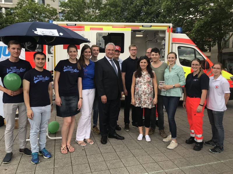 Freitag, 13. Juli 2018, die Junge Union organisierte auf dem Erlanger Hugenottenplatz einen Infostand zum Thema 