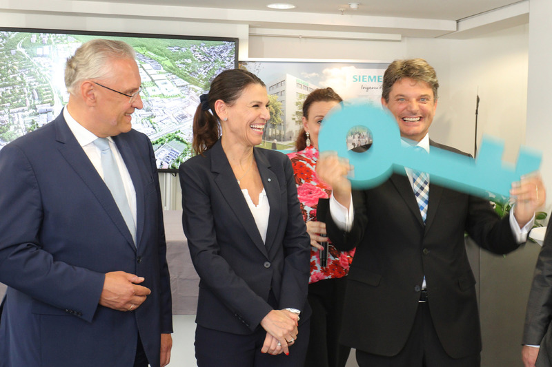 Donnerstag, 13. September 2018, Erlangen; Gemeinsam die Zukunft von Erlangen gestalten: 
Freistaat Bayern erwirbt Siemens Himbeerpalast f�r Uni. 
