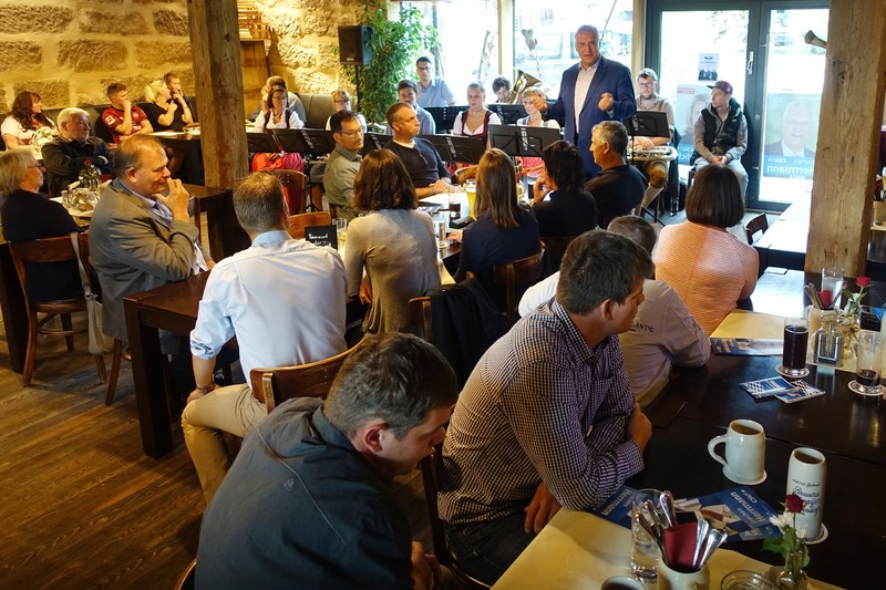 Sonntag, 23. September 2018; Joachim Herrmann diskutierte heute mit M�hrendorfer B�rgerinnen und B�rger in den Morgentau Wirtsstuben in Oberndorf.
Foto: Kurt Fuchs