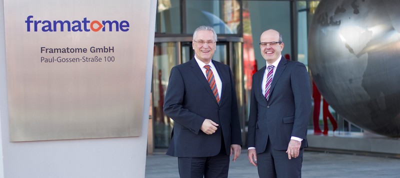Freitag, 18. Januar 2019; Innenminister Joachim Herrmann informiert sich im Gespr�ch mit dem Gesch�ftsf�hrer von framatome, Carsten Haferkamp, �ber die aktuelle Entwicklung der Arbeitspl�tze des Unternehmens in Erlangen und den Einsatz der hier konzipierten Sicherheits- und Leittechnik f�r Kraftwerke in aller Welt.
Foto: framatome