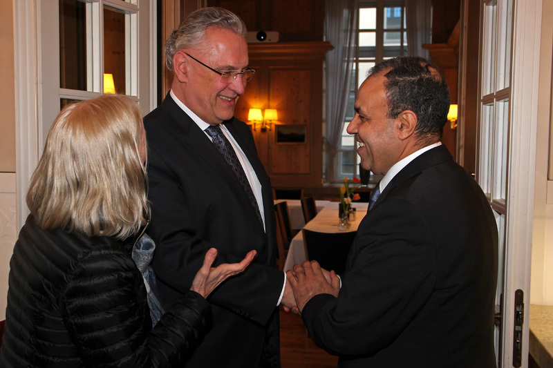 Mittwoch, 13. Februar 2019; Gegenstand des Gespr�chs von Staatsminister Herrmann mit dem �gyptischen Botschafter Dr. Badr Abdelatty waren u.a. die M�nchner Sicherheitskonferenz, ein Austausch zu den Themen Migration und Sicherheit (Bek�mpfung des internationalen Terrorismus) sowie die weitere Vertiefung der wirtschaftlichen Zusammenarbeit zwischen Bayern und �gypten.
Foto: Christoph Schedensack