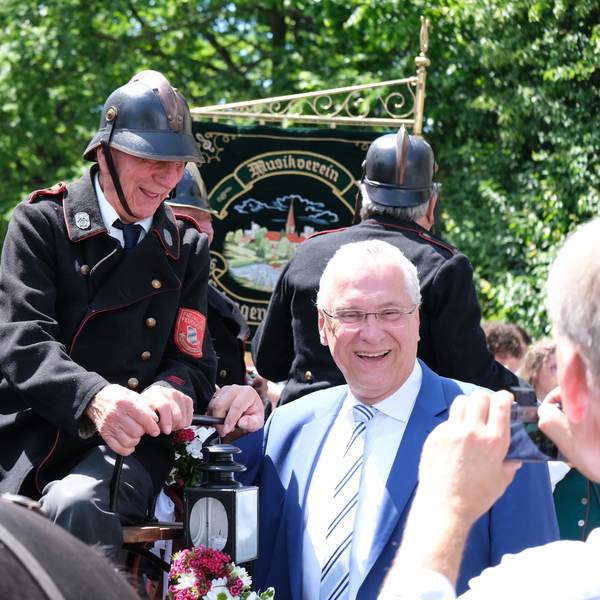 Sonntag, 2. Juni 2019, Erlangen; Innenminister Joachim Herrmann beim Festumzug anl�sslich 125 Jahren FFW Kosbach.