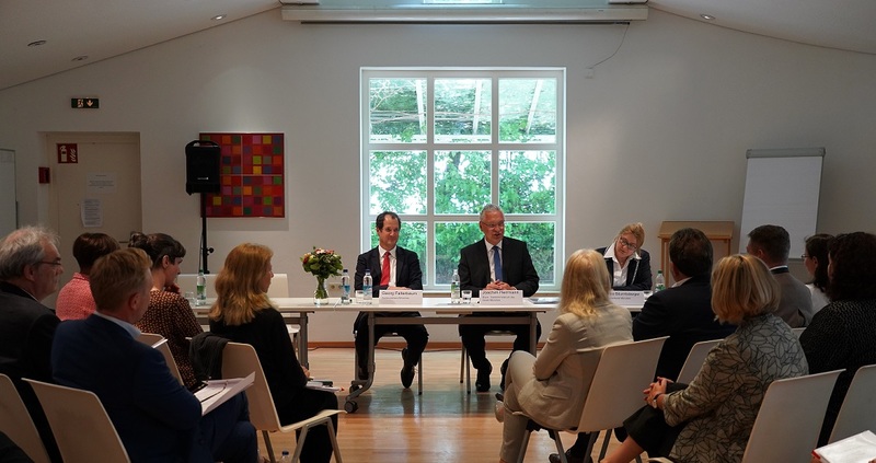 Dienstag, 4. Juni 2019: Bei der Gr�ndungssitzung des Rats der 'Akademie der Nationen' des Caritasverbands der Erzdi�zese M�nchen und Freising betont Innen- und Integrationsminister Joachim Herrmann den hohen Stellenwert der Integrationspolitik in Bayern. Bayern ist laut Herrmann das Land der gelingenden Integration, weil Staat und Kommunen ihre Verantwortung ernst nehmen und die Menschen in Bayern voller Empathie helfen und Gro�artiges leisten. 
Foto: Caritas M�nchen