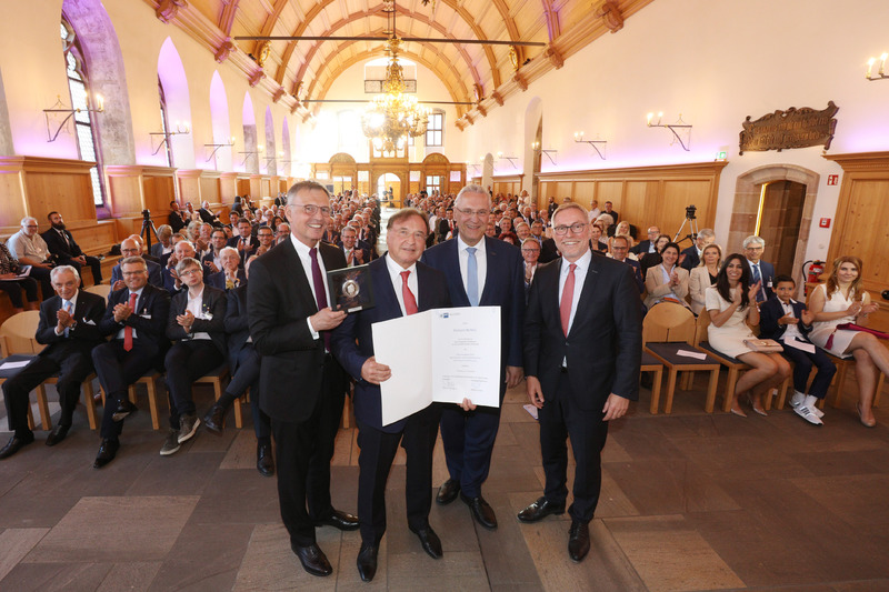 Mittwoch, 3. Juli 2019; Bayerns Innenminister Joachim Herrmann beim IHK-Jahresempfang N�rnberg f�r Mittelfranken: IHK Ehrenmedaille an HEITEC-Vorstandsvorsitzenden Richard Heindl - 