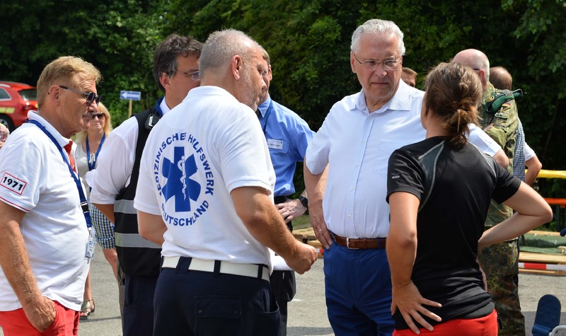 Samstag, 20. Juli 2019; Innenminister Joachim Herrmann besucht die Katastrophenschutzgro��bung 'TRUST 2019'. Dabei werden Eins�tze vom 'einfachen' Notfalleinsatz bis zum Massenanfall von Verletzten/Erkrankten trainiert 
Foto: MKT Krankentransport Schmitt / Obermeier OHG