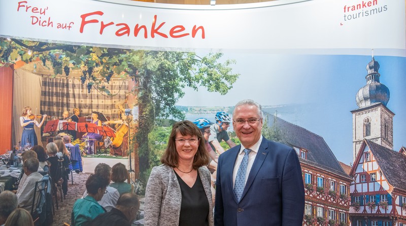 Montag, 10. Februar 2020; Zum siebten Mal in Folge toppt der Fr�nkische Tourismus sein
Rekordergebnis. H�hepunkte 2020: 300 Jahre Grundsteinlegung 
der Residenz W�rzburg, 70 Jahre Romantische Stra�e, 25. Saison des �Musikzauber Franken�, 50 Jahre Landtagsbeschluss �Fr�nkisches Seenland� 
Foto: Tourismusverband Franken
