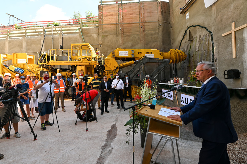 Freitag, 7. August 2020; Innenminister Joachim Herrmann hat beim feierlichen U-Bahn-Tunnelanschlag der Stadt N�rnberg betont, dass der Bayerischen Staatsregierung sehr an einem attraktiven, leistungs- und zukunftsf�higen �ffentlichen Nahverkehr gelegen ist. 
