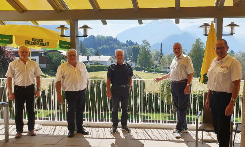 Montag, 10. August 2020; Innenminister Joachim Herrmann zu Besuch im Feuerwehrerholungsheim in Bayerisch Gmain. Personen v.l.: Gesch�ftsf�hrer Walter N�hrig, 2. Vors. Feuerwehrerholungsheim Heinz Gei�ler, 1.Vors. Feuerwehrerholungsheim Heinrich Waldhutter, Innenminister Joachim Herrmann, 1. Vors. des LFV Bayern Johannes Eitzenberger.
Feuerwehrerholungsheim Bayerisch Gmain