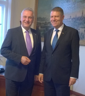 Besuch beim B�rgermeister von Sibiu (Hermannstadt) Klaus Johannis im Oktober 2014, der zwei Wochen sp�ter zum neuen Staatspr�sidenten von Rum�nien gew�hlt wird.