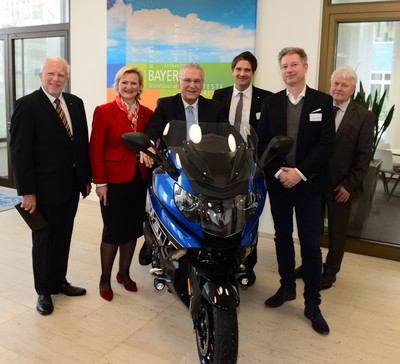 'Motorradfreundliche Hotelbetriebe' in Bayern: Bayerns Innen- und Verkehrsminister Joachim Herrmann, DEHOGA Bayern-Pr�sidentin Angela Inselkammer und ADAC-Pr�sident Dr. August Markl zeichnen zw�lf Betriebe aus - Zertifizierung f�r strenge Qualit�ts- und Ausstattungsstandards - St�rkung des Tourismusstandorts. 20. M�rz 2017
