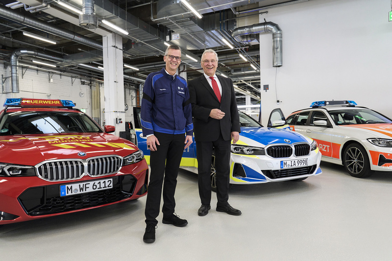 Mittwoch, 23. November 2022; Hochmoderne Ausstattung bei Blaulicht-Einsätzen: Innenminister Joachim Herrmann war zu Besuch beim Zentrum für Behörden- und Sonderfahrzeuge im BMW-Werk und informierte sich über die neuen hochmodernen Fahrzeuge.
Copyright: BMW