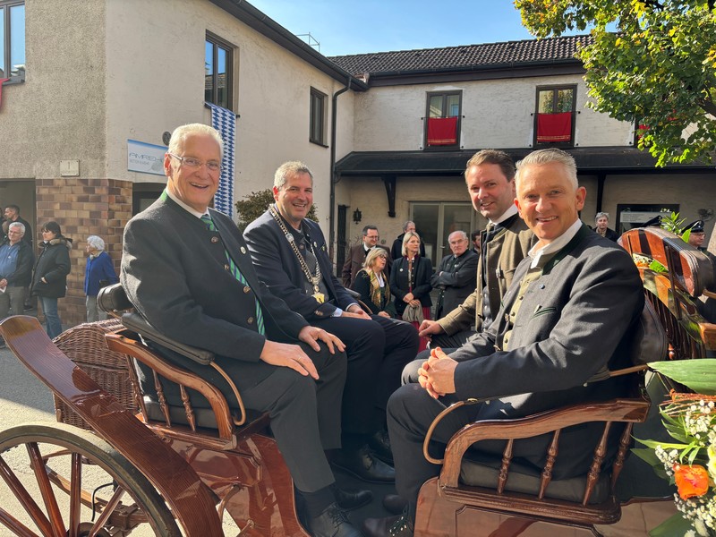 Sonntag, 27. Oktober 2024; Innenminister Joachim Herrmann beim Leonhardi-Ritt in Grafing (bei Ebersberg) ein über 300 Jahre alter Brauch und eine eindrucksvolle christliche Tradition.